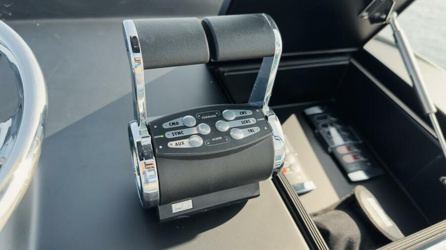 68' 2019 Viking 68 Convertible