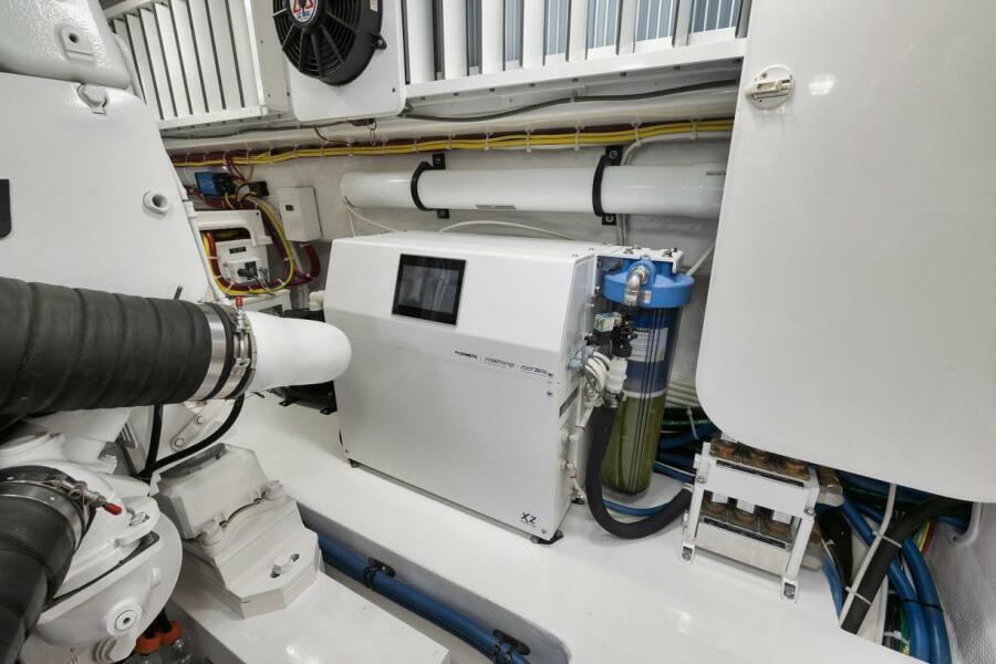 68' 2019 Viking 68 Convertible