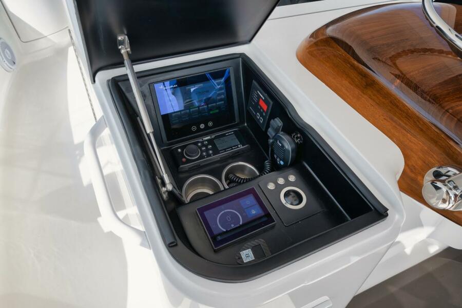 68' 2019 Viking 68 Convertible