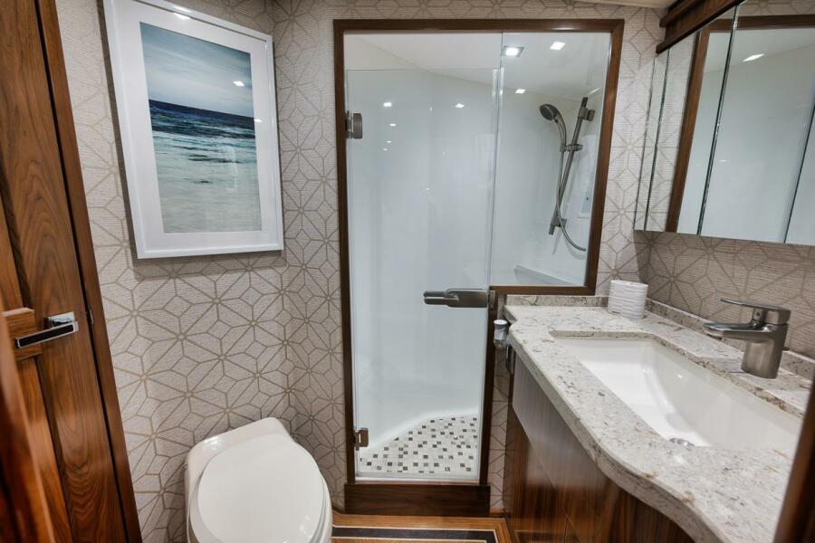 68' 2019 Viking 68 Convertible