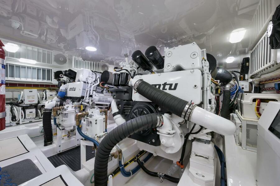 68' 2019 Viking 68 Convertible