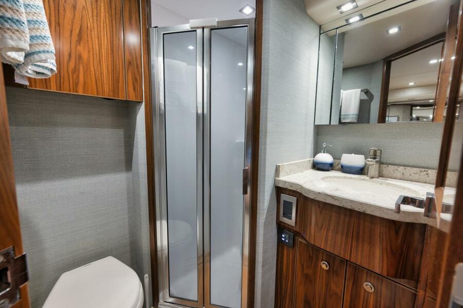 68' 2019 Viking 68 Convertible