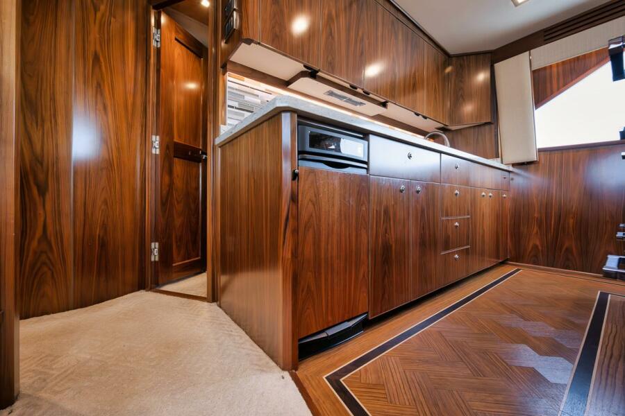 68' 2019 Viking 68 Convertible