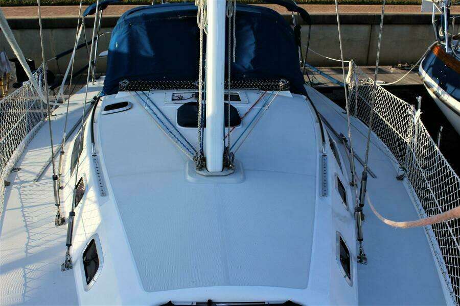 HUZZAH 32ft Catalina Yacht For Sale