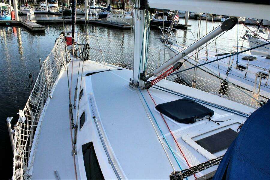 HUZZAH 32ft Catalina Yacht For Sale