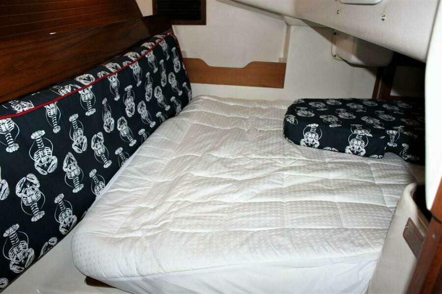 HUZZAH 32ft Catalina Yacht For Sale