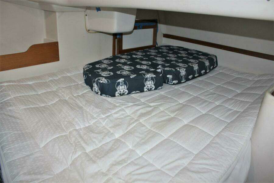 HUZZAH 32ft Catalina Yacht For Sale