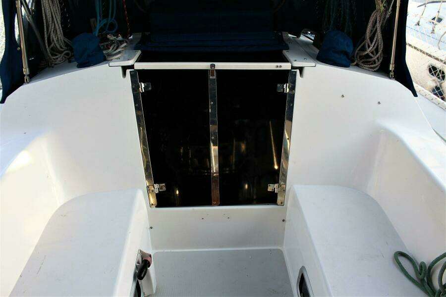 HUZZAH 32ft Catalina Yacht For Sale