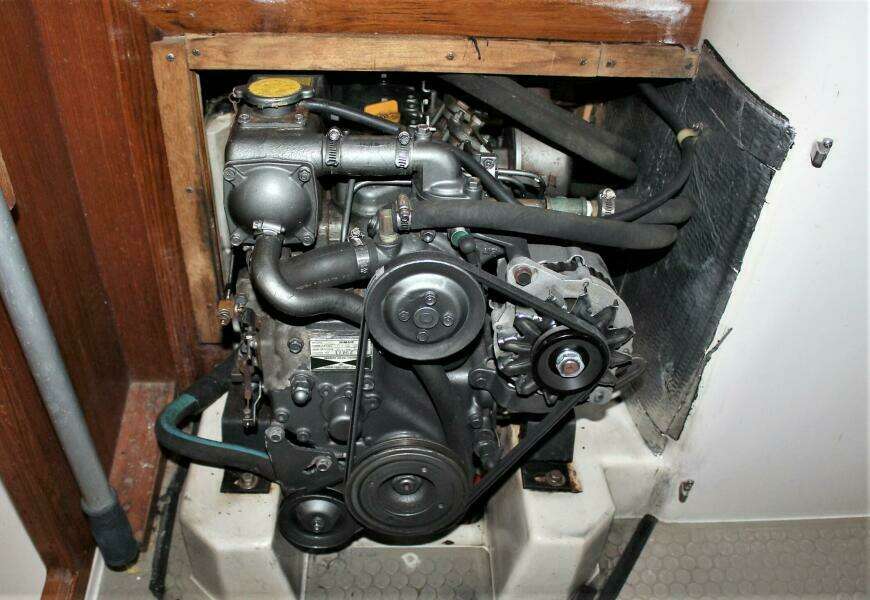 HUZZAH 32ft Catalina Yacht For Sale