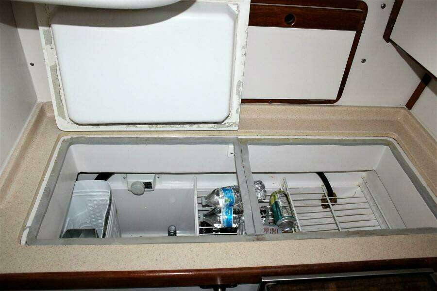 HUZZAH 32ft Catalina Yacht For Sale