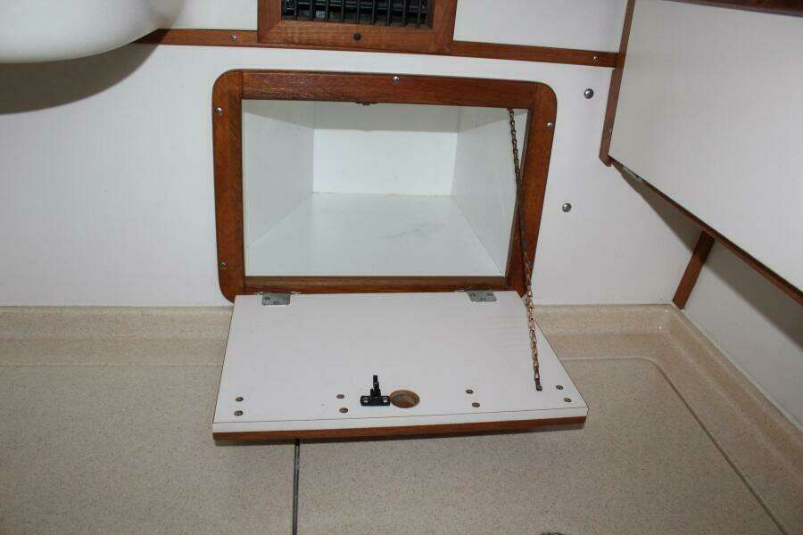 HUZZAH 32ft Catalina Yacht For Sale