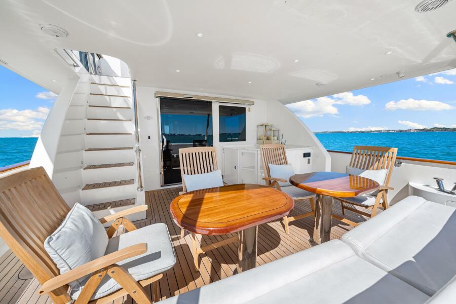 83' 2010 Ocean Alexander 83 Motor Yacht