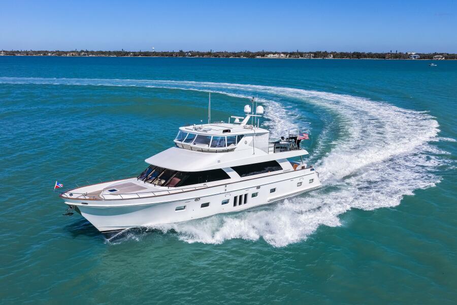 83' 2010 Ocean Alexander 83 Motor Yacht
