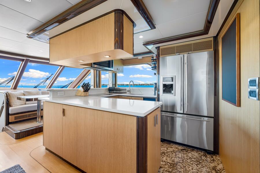 83' 2010 Ocean Alexander 83 Motor Yacht