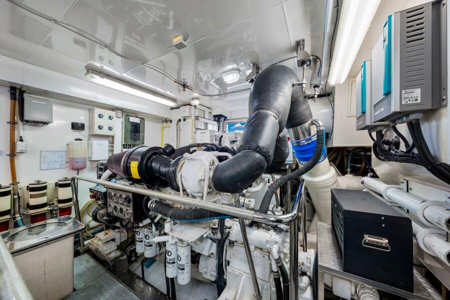 83' 2010 Ocean Alexander 83 Motor Yacht