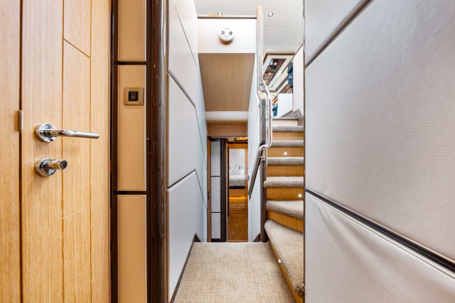 83' 2010 Ocean Alexander 83 Motor Yacht