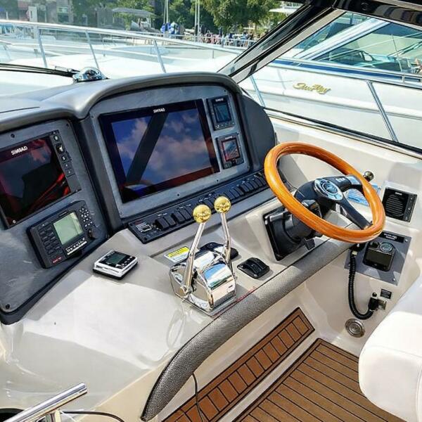 39' 2004 Sea Ray 390 Sundancer