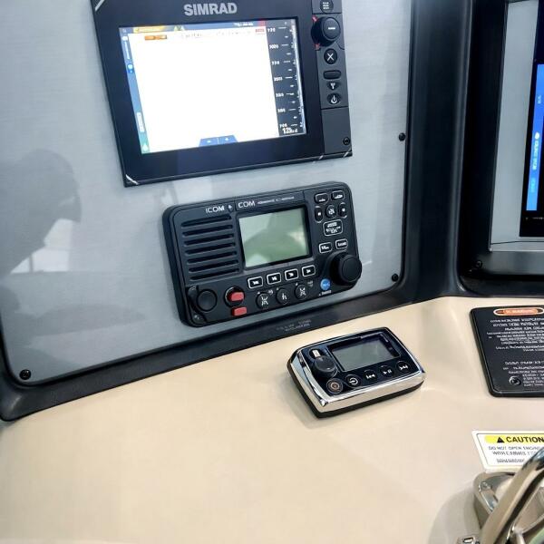 39' 2004 Sea Ray 390 Sundancer