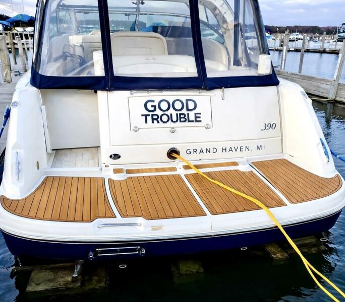 39' 2004 Sea Ray 390 Sundancer