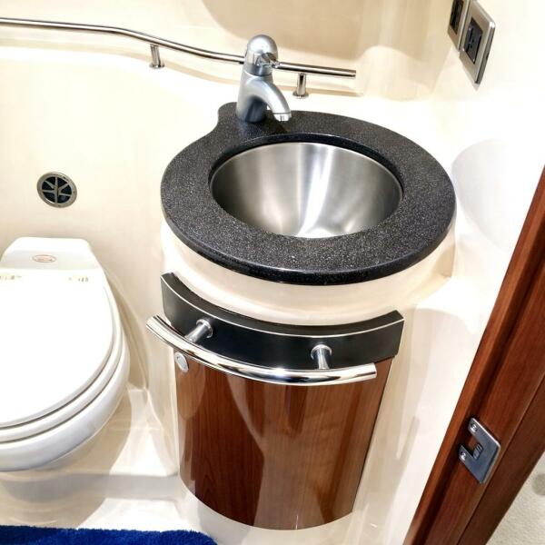 39' 2004 Sea Ray 390 Sundancer