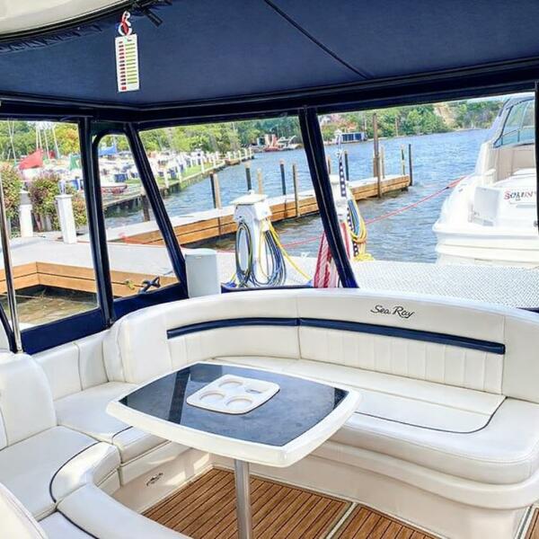 39' 2004 Sea Ray 390 Sundancer