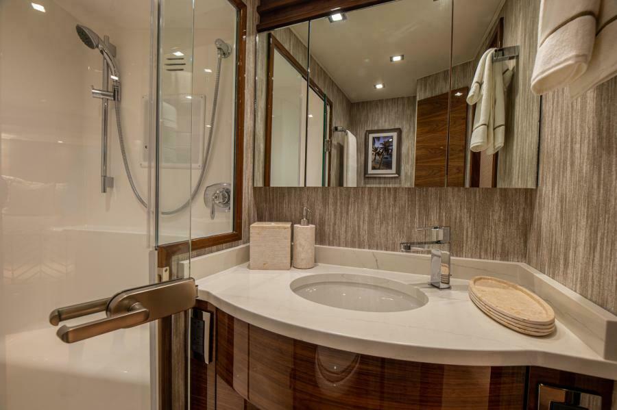 64' 2023 Viking 64 Convertible