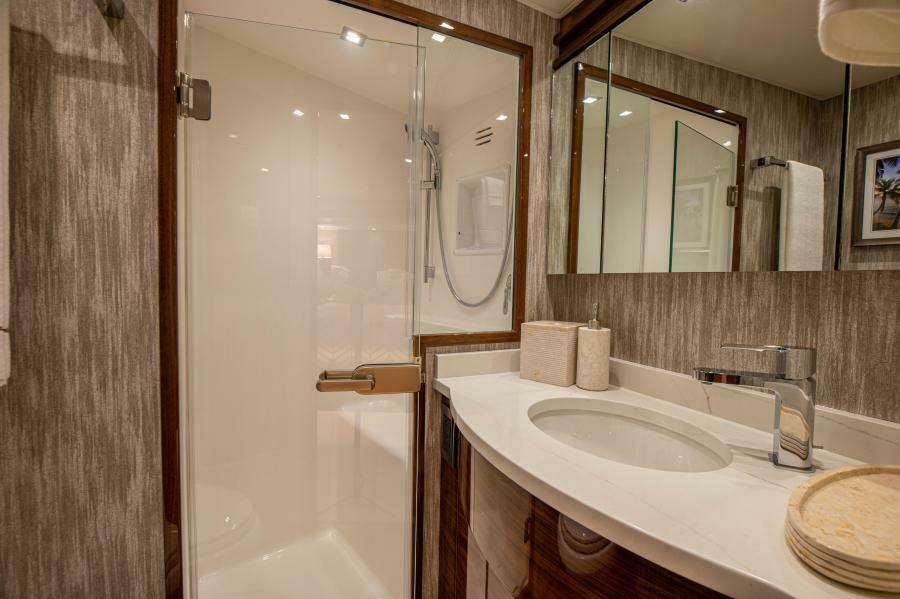 64' 2023 Viking 64 Convertible