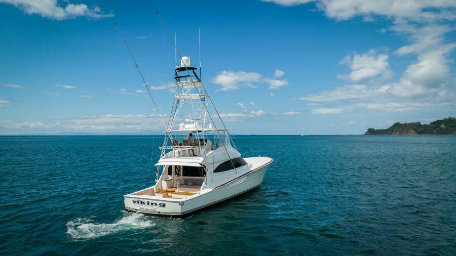 64' 2023 Viking 64 Convertible