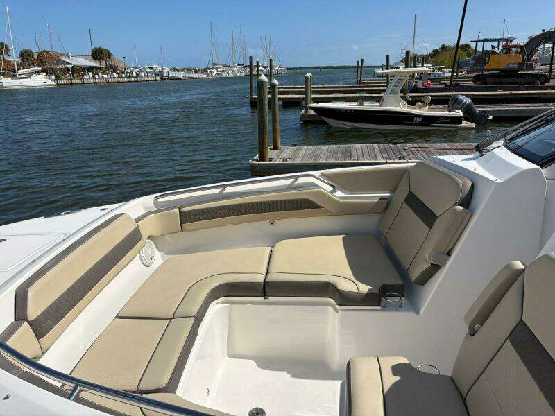 Famille 36ft Pursuit Yacht For Sale