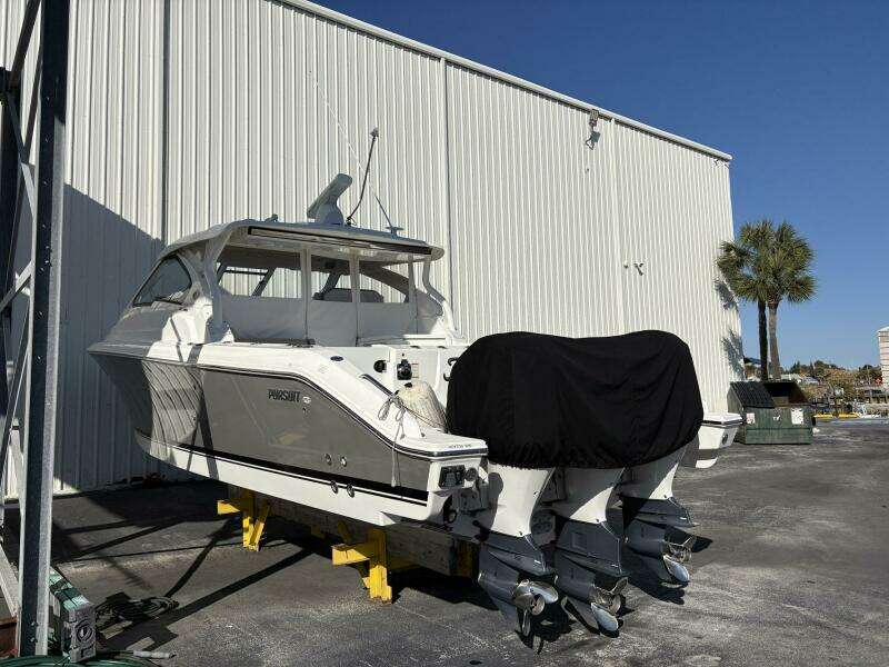 Famille 36ft Pursuit Yacht For Sale