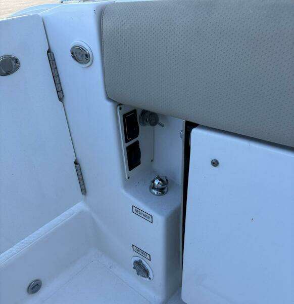 Famille 36ft Pursuit Yacht For Sale