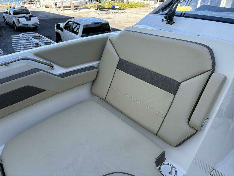 Famille 36ft Pursuit Yacht For Sale