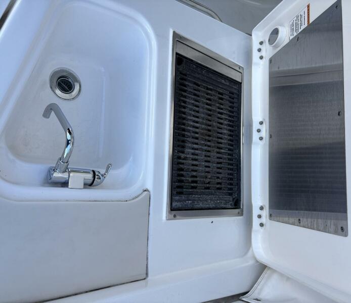 36' 2020 Pursuit 365 DC