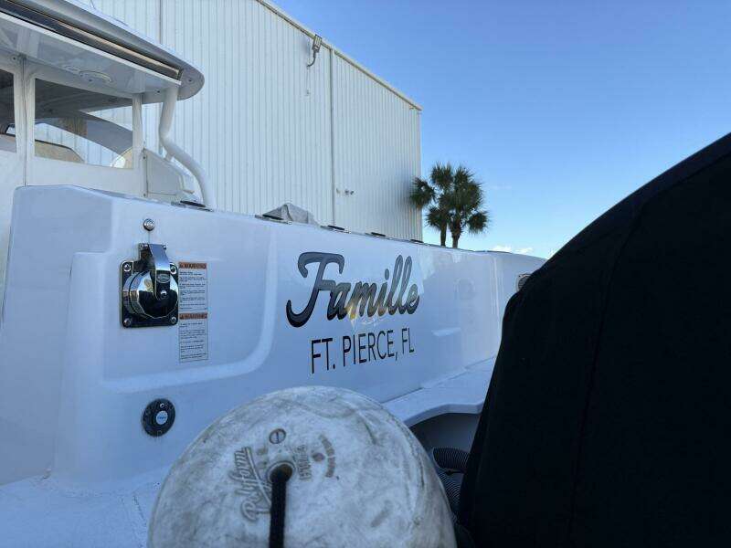 Famille 36ft Pursuit Yacht For Sale