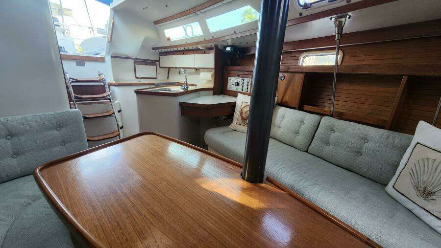 Beta Wave  32ft Catalina Yacht For Sale