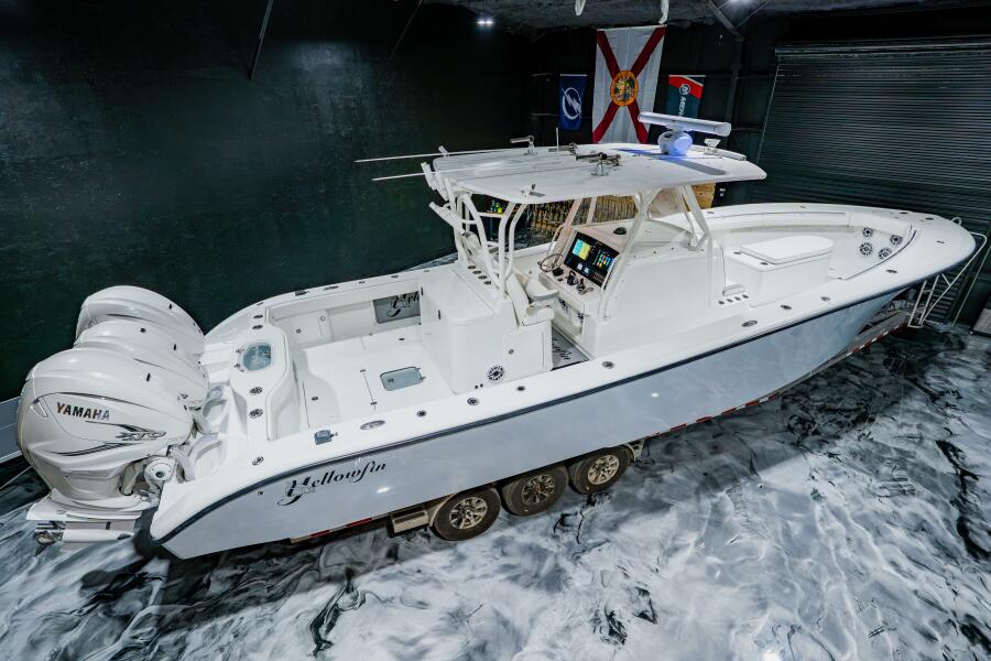 39' 2012 Yellowfin 39 Offshore