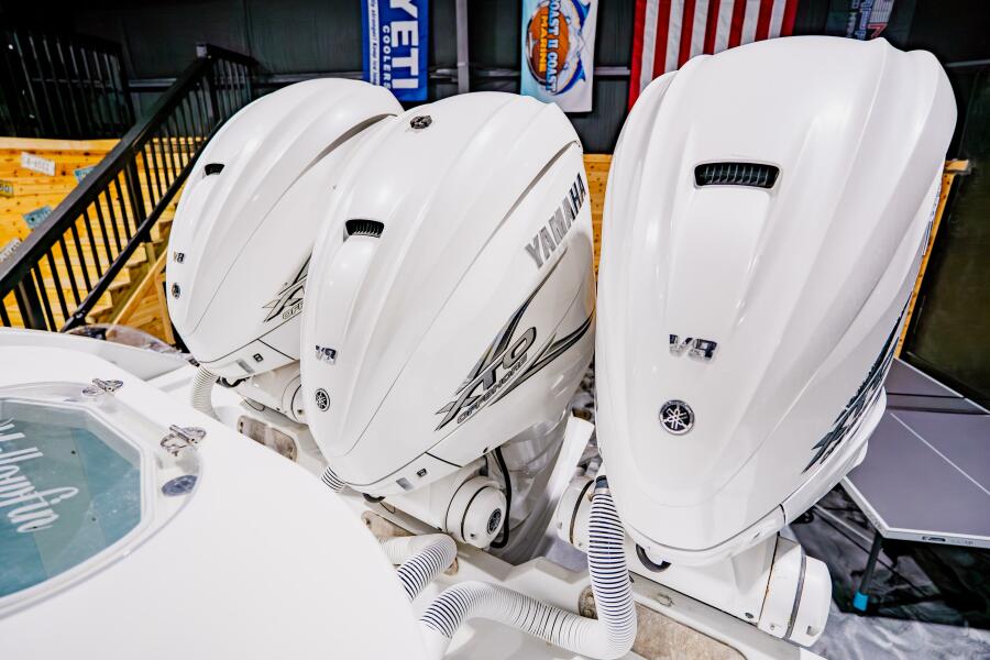 39' 2012 Yellowfin 39 Offshore