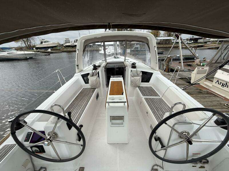 35ft Beneteau Yacht For Sale