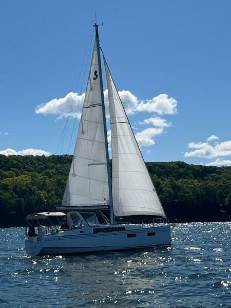 35' 2018 Beneteau Oceanis 35.1 