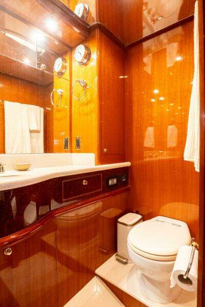 WHILE AWAY III 63ft Hampton Yacht For Sale