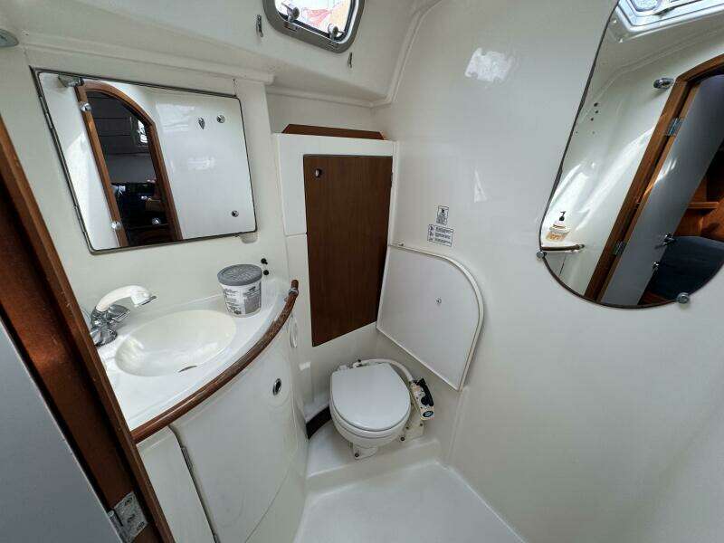 Layla 46ft Beneteau Yacht For Sale