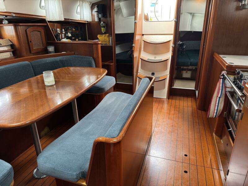 Layla 46ft Beneteau Yacht For Sale