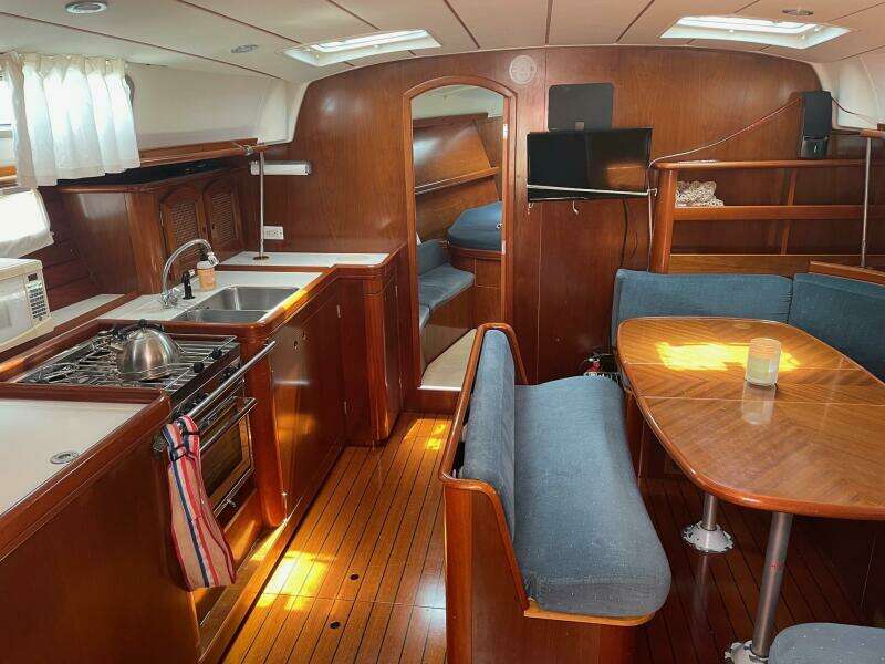 Layla 46ft Beneteau Yacht For Sale