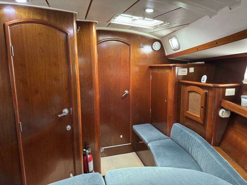 Layla 46ft Beneteau Yacht For Sale