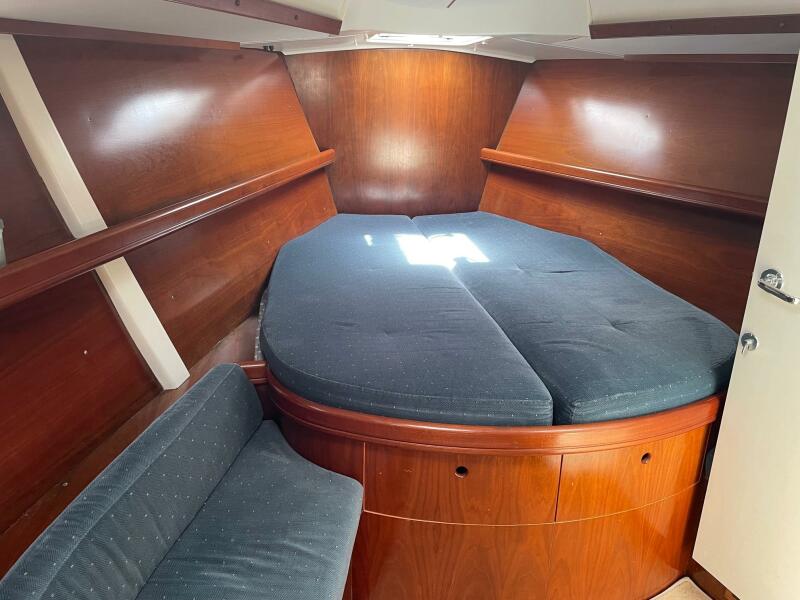 46' 1997 Beneteau 461