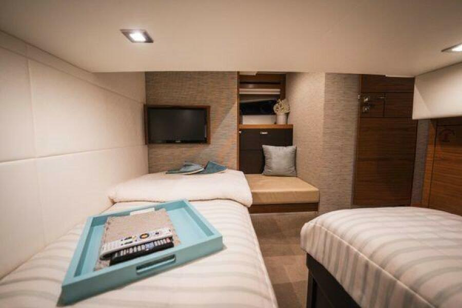 44' 2016 Tiara Yachts 44 Coupe