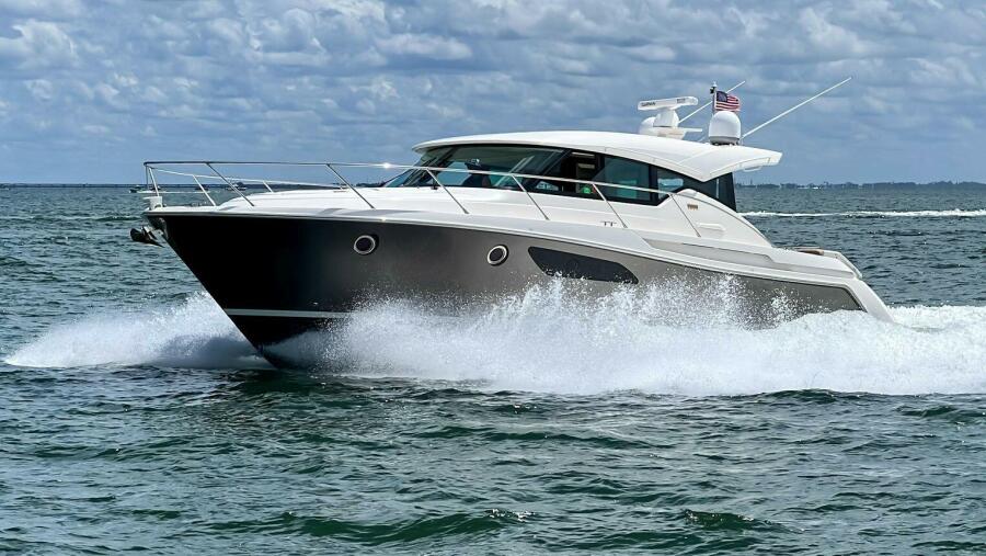 44' 2016 Tiara Yachts 44 Coupe