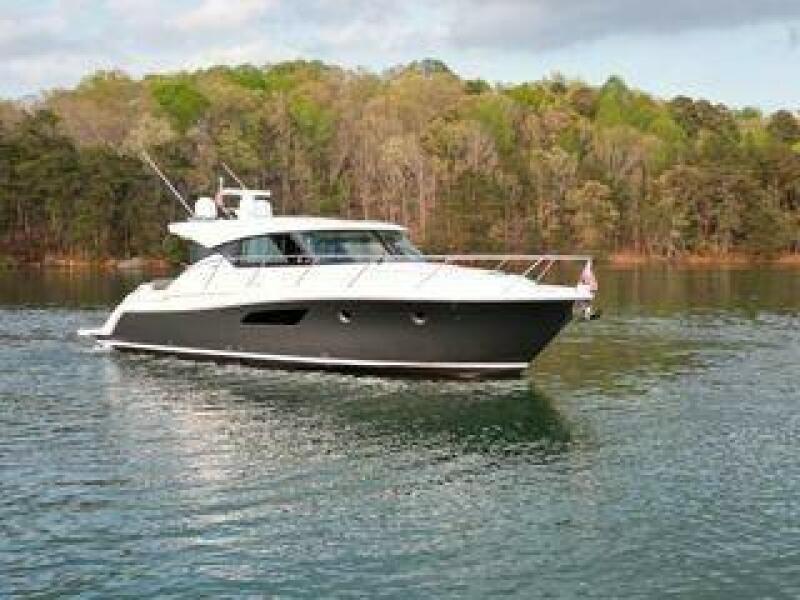 44' 2016 Tiara Yachts 44 Coupe
