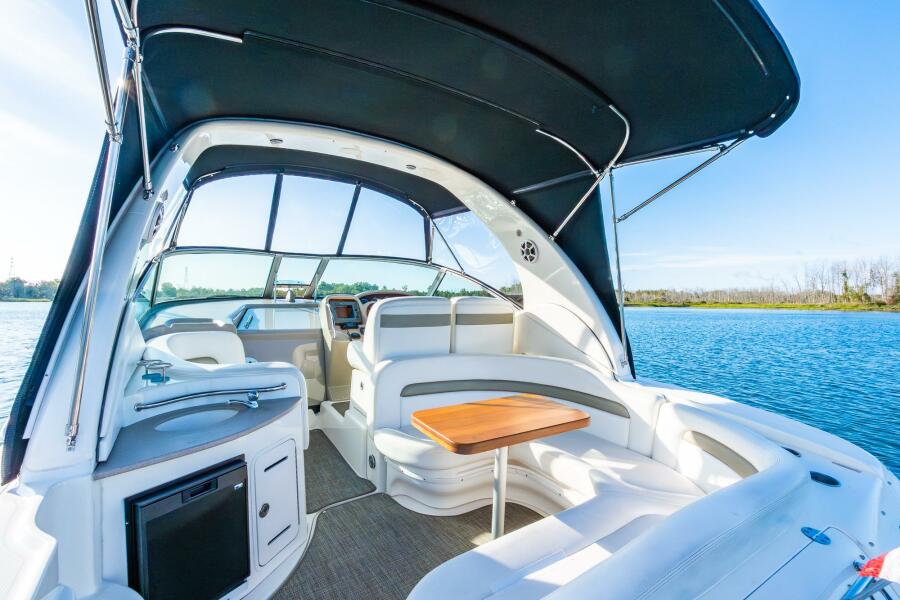 32' 2007 Sea Ray 320 Sundancer