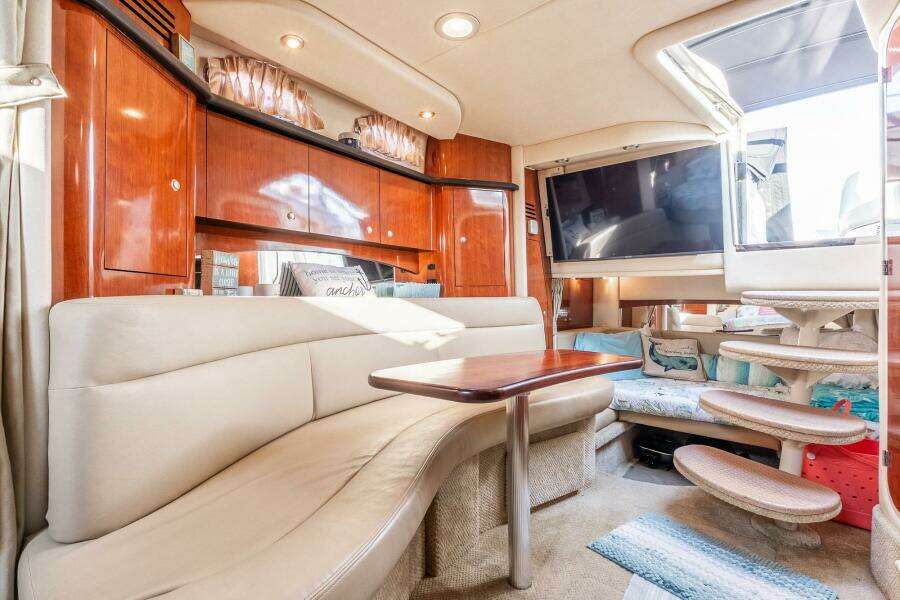 32ft Sea Ray Yacht For Sale